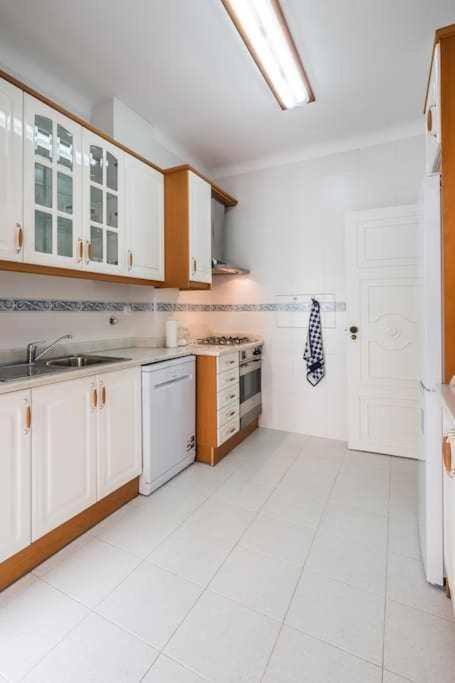 Apart Lisboa Confortavel 2 Quartos Com Terraco Odivelas  Exterior foto