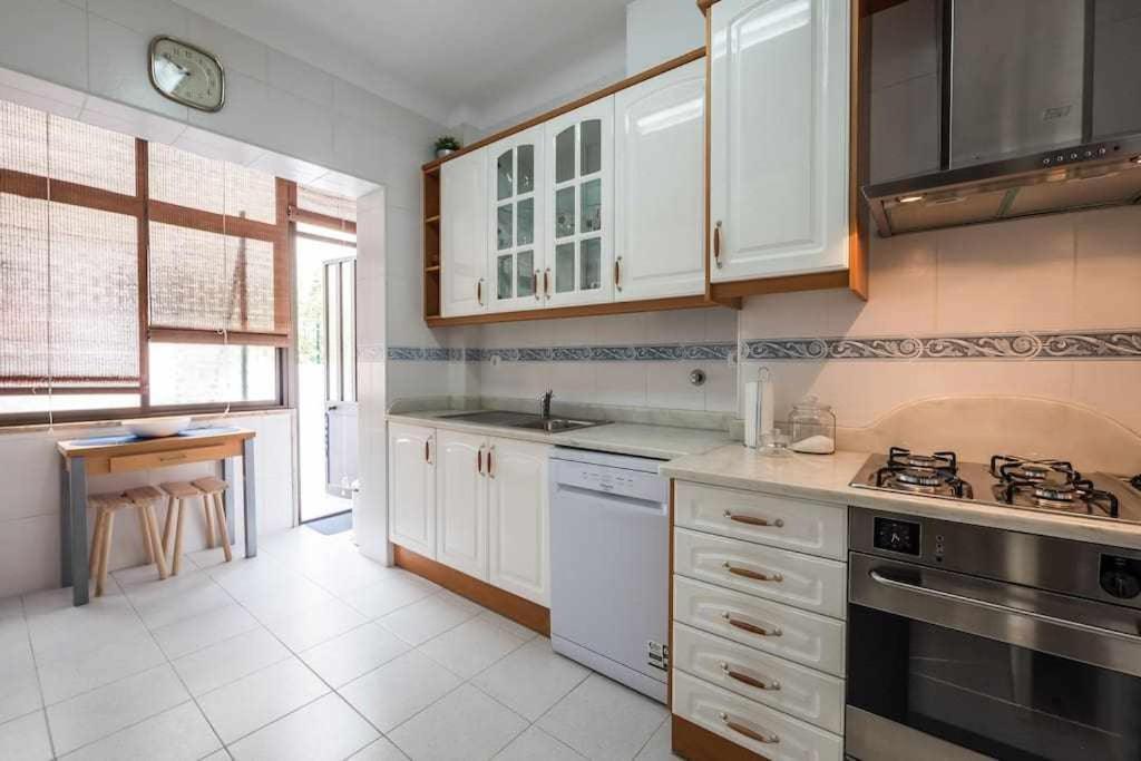 Apart Lisboa Confortavel 2 Quartos Com Terraco Odivelas  Exterior foto