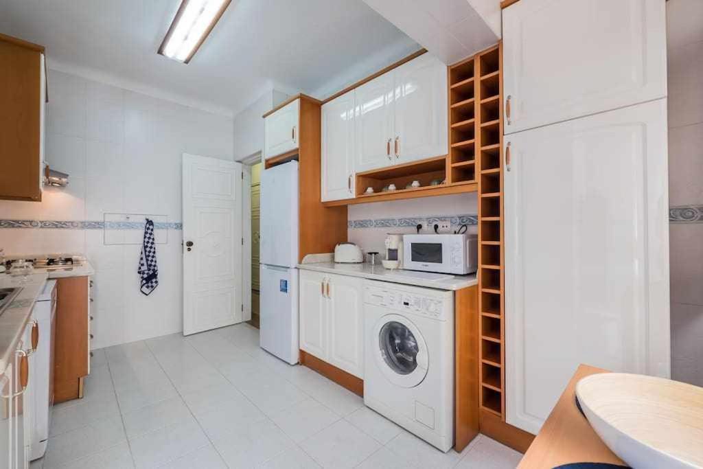 Apart Lisboa Confortavel 2 Quartos Com Terraco Odivelas  Exterior foto