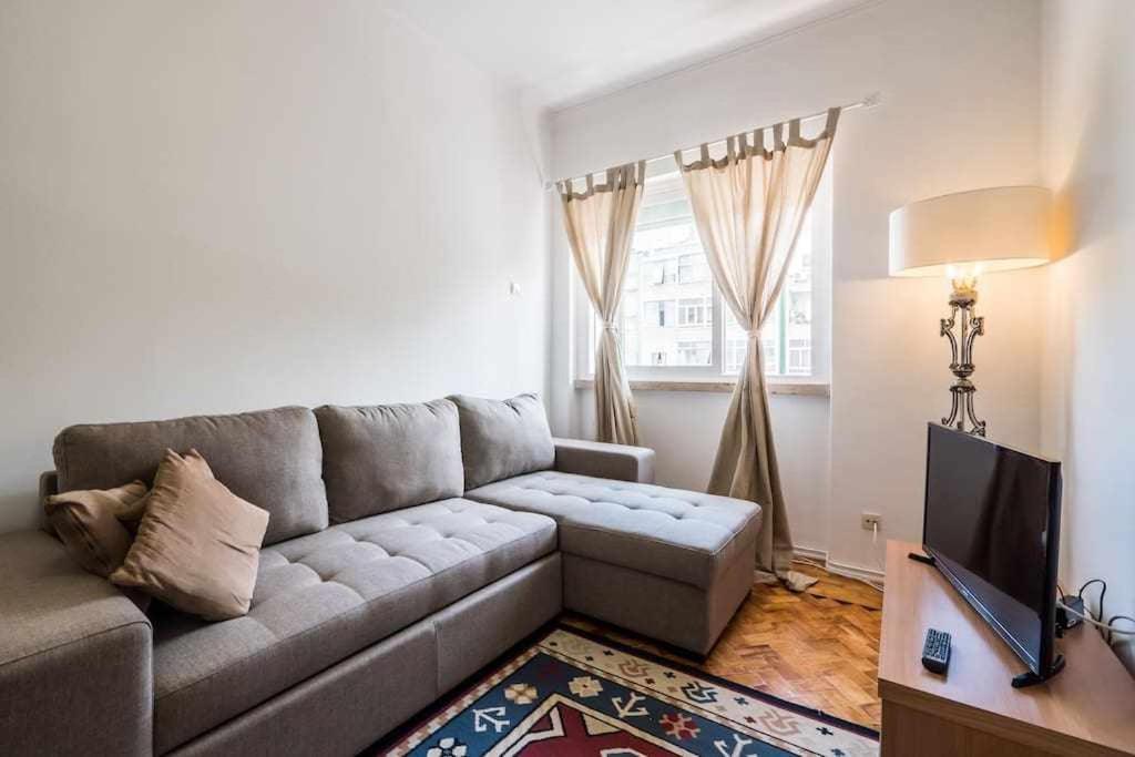 Apart Lisboa Confortavel 2 Quartos Com Terraco Odivelas  Exterior foto